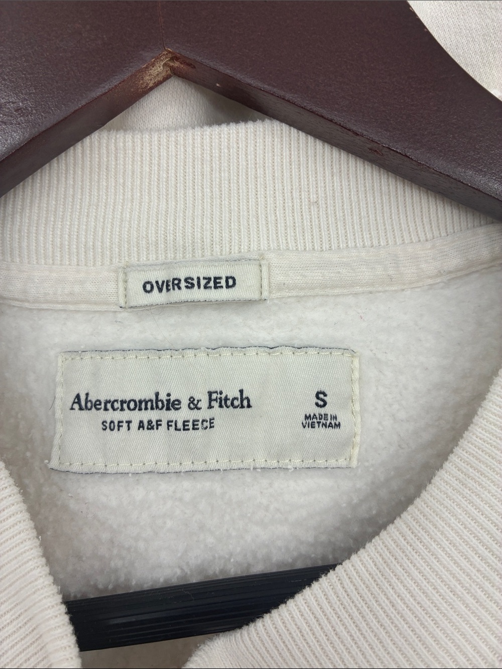 Abercrombie & Fitch Cream Banff Graphic Crewneck Sweatshirt - Picture 3 of 3